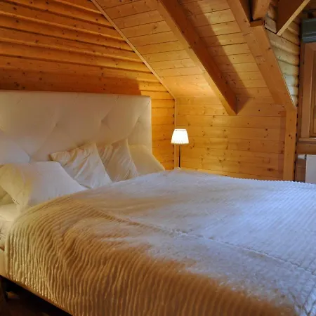 Spacious Chalet Located At Сasa de vacaciones Bomal
